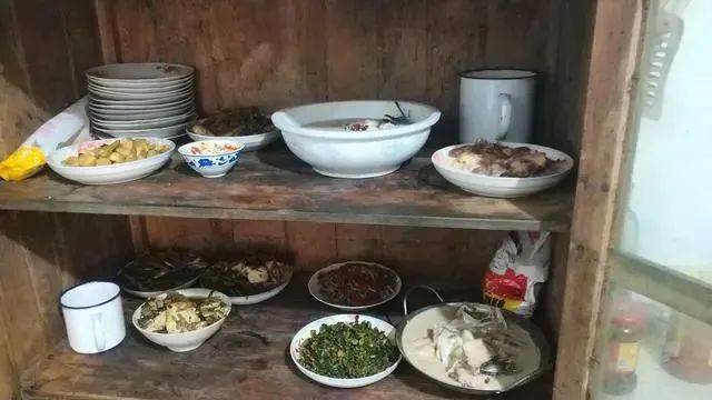 雇主让保姆吃剩饭剩菜，要吃吗，怎么办？